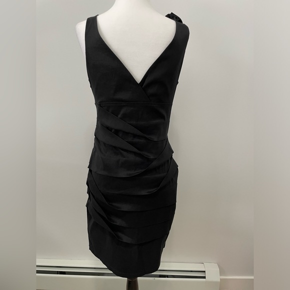 Le Chateau Black Pleated Tier Cocktail Dress - Size 7/8 - Picture 2 of 3
